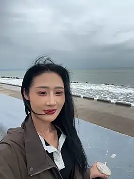 Snapshot of linger-23 chatting on October 2025 06:13:01 AM linger-23 online show from October 2025 06:13:01 AM