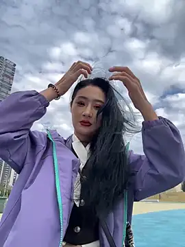 linger-23 online show from December 2025 07:13:02 AM