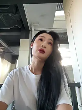 Snapshot of linger-23 chatting on October 2025 04:57:01 AM linger-23 online show from October 2025 04:57:01 AM