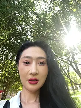 Snapshot of linger-23 chatting on October 2025 07:02:02 AM linger-23 online show from October 2025 07:02:02 AM