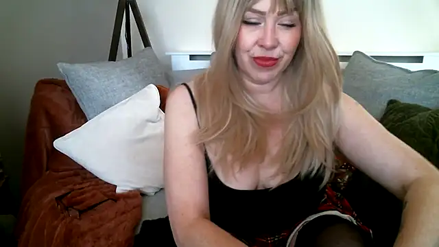 MissHoneyPenny online show from March 2026 10:42:01 AM