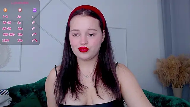 Snapshot of Cute_kitty- chatting on October 2025 10:02:01 PM Cute kitty- online show from October 2025 10:02:01 PM