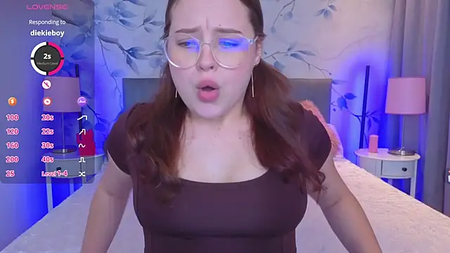 Snapshot of Cute_kitty- chatting on September 2025 09:48:02 PM Cute kitty- online show from September 2025 09:48:02 PM
