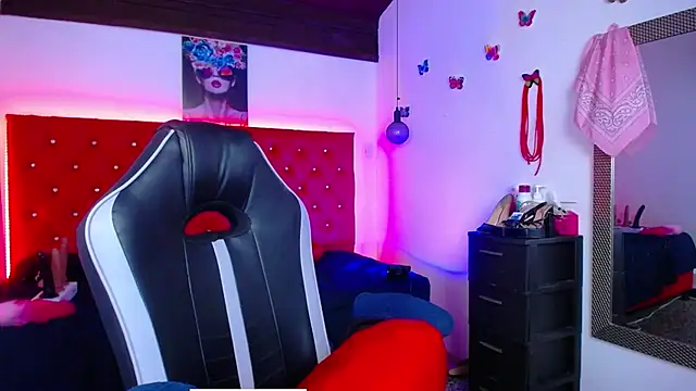 kriss sweetboobs10 online show from November 2025 12:15:02 PM