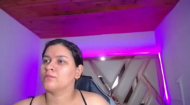 Snapshot of kriss_sweetboobs10 chatting on March 2025 01:15:01 PM kriss sweetboobs10 online show from March 2025 01:15:01 PM