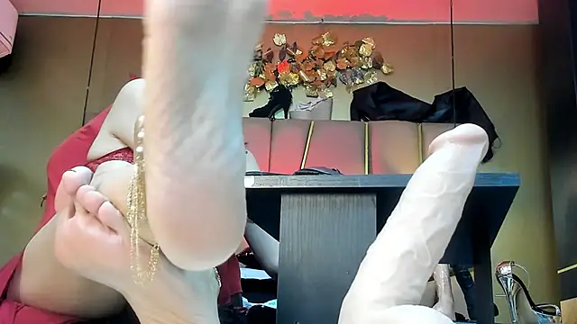 Kendraa Hot online show from April 2026 08:48:01 PM