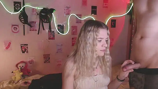 Snapshot of Your_Horny_Friends chatting on October 2025 01:57:02 PM Your Horny Friends online show from October 2025 01:57:02 PM