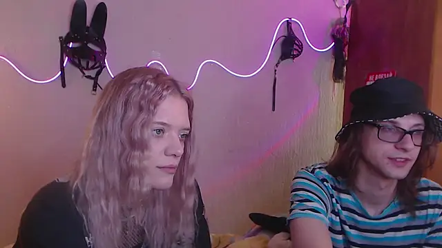 Snapshot of Your_Horny_Friends chatting on March 2025 11:31:02 AM Your Horny Friends online show from March 2025 11:31:02 AM