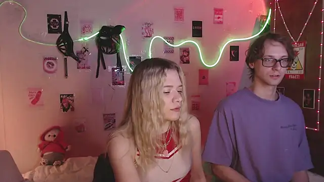 Snapshot of Your_Horny_Friends chatting on October 2025 05:23:02 PM Your Horny Friends online show from October 2025 05:23:02 PM