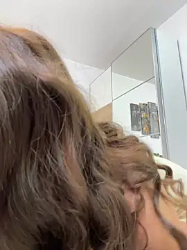 CelineReys online show from November 2025 05:57:01 PM