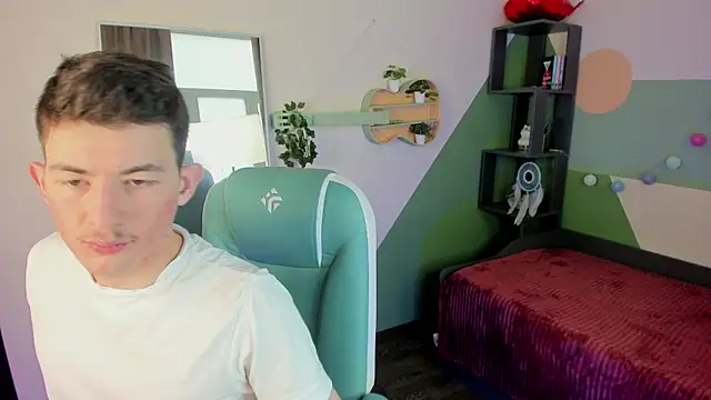 Danny  Magic online show from March 2025 01:40:02 PM