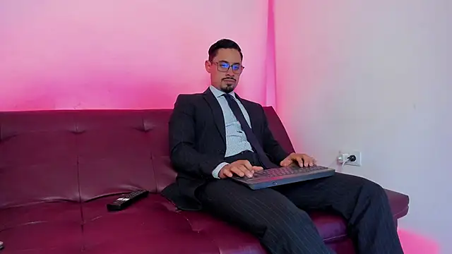 Snapshot of pleasurecompany3 chatting on September 2025 10:06:01 PM pleasurecompany3 online show from September 2025 10:06:01 PM