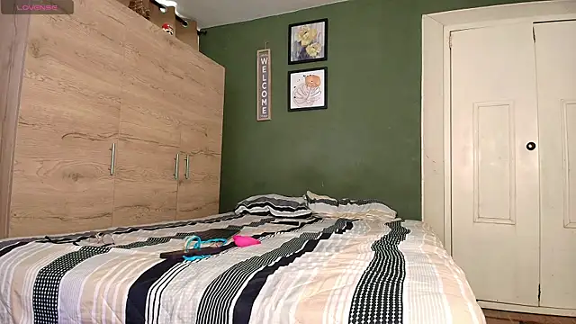 Snapshot of pleasurecompany3 chatting on October 2025 08:52:01 PM pleasurecompany3 online show from October 2025 08:52:01 PM