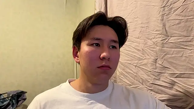 Snapshot of aliktasty chatting on December 2025 04:06:02 PM aliktasty online show from December 2025 04:06:02 PM