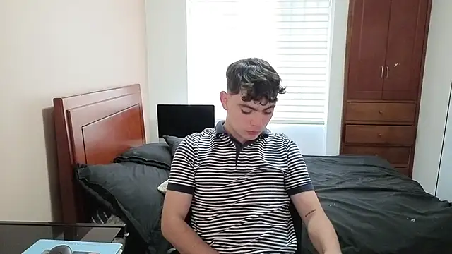 lukeboyce33 online show from February 2026 10:32:02 PM