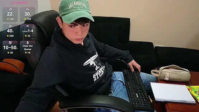 lukeboyce33 online show from February 2026 12:10:01 AM