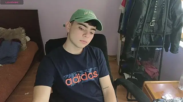 lukeboyce33 online show from May 2026 10:06:02 PM