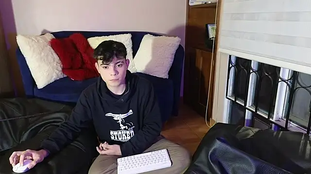 lukeboyce33 online show from January 2026 01:42:02 AM