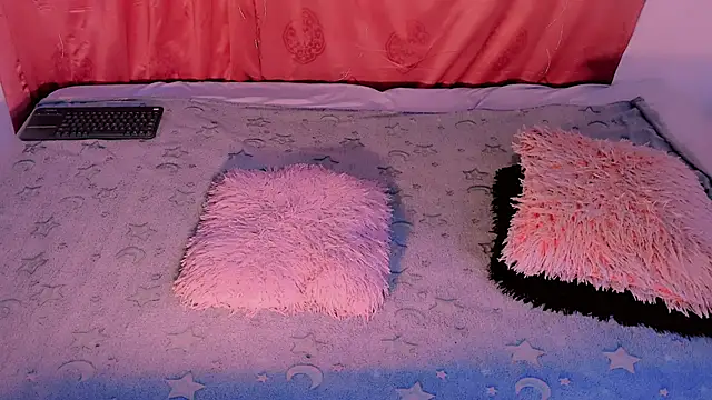 Mariana-ofc online show from November 2025 10:15:01 AM