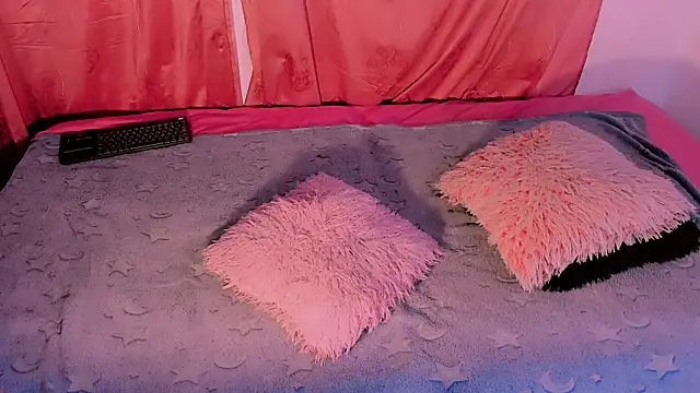 Mariana-ofc online show from November 2025 11:03:02 AM