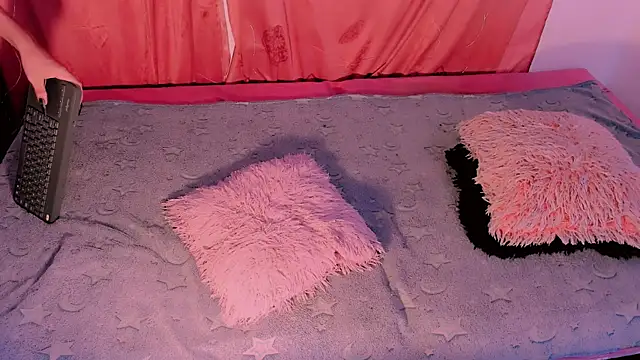 Mariana-ofc online show from November 2025 11:03:01 AM