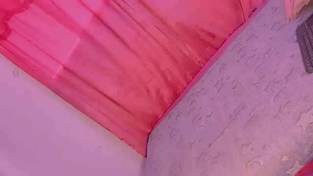 Mariana-ofc online show from November 2025 12:43:02 PM