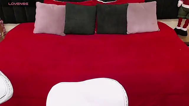 ailyn maury online show from December 2025 12:37:02 AM