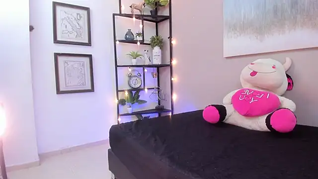 Snapshot of SammyDesire_10 chatting on November 2025 07:02:02 PM SammyDesire 10 online show from November 2025 07:02:02 PM