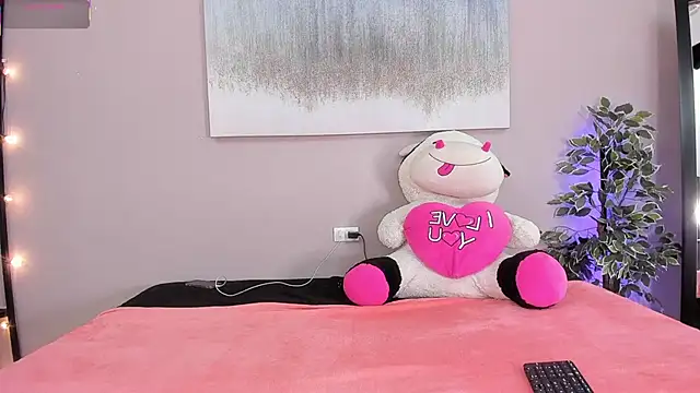 Snapshot of SammyDesire_10 chatting on November 2025 06:58:01 PM SammyDesire 10 online show from November 2025 06:58:01 PM