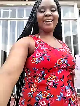 Snapshot of LUNAx02 chatting on December 2025 11:16:02 AM LUNAx02 online show from December 2025 11:16:02 AM