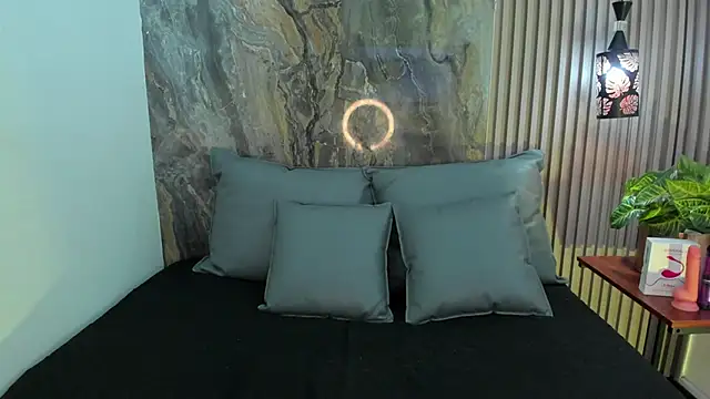 MiaScott5 online show from March 2025 08:29:02 PM
