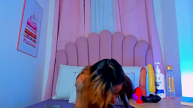 NicoleMadrird online show from December 2025 07:39:02 PM