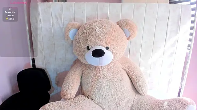 Snapshot of Alice_26_ chatting on November 2025 01:27:02 PM Alice 26 online show from November 2025 01:27:02 PM