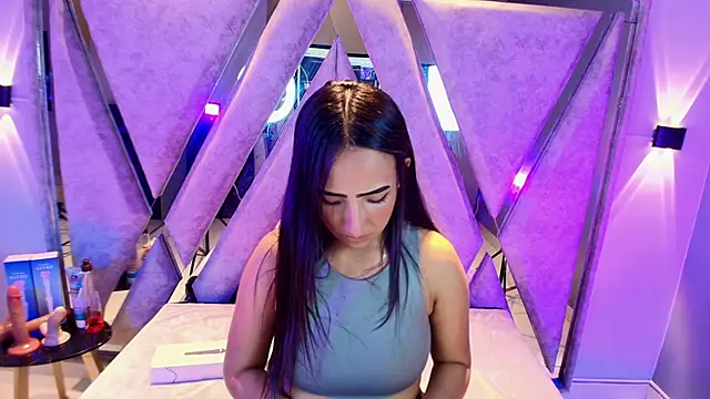 Alice 26  online show from March 2026 01:55:01 PM