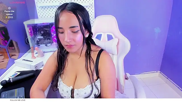 Snapshot of Alice_26_ chatting on November 2025 01:59:01 PM Alice 26 online show from November 2025 01:59:01 PM