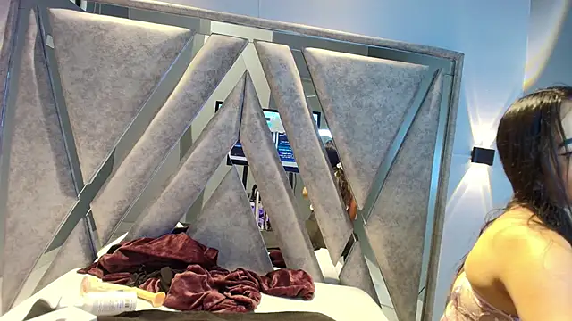 Snapshot of Alice_26_ chatting on December 2025 01:54:02 PM Alice 26 online show from December 2025 01:54:02 PM