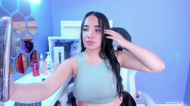 Snapshot of Alice_26_ chatting on November 2025 01:33:01 PM Alice 26 online show from November 2025 01:33:01 PM