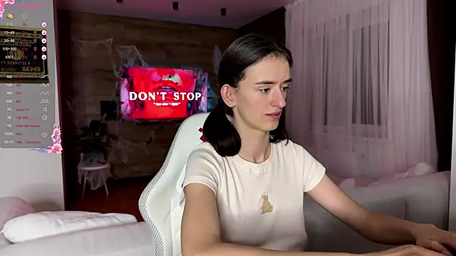 TwinTemptations online show from November 2025 09:52:02 PM