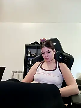 MeCherryy online show from March 2026 12:44:02 PM