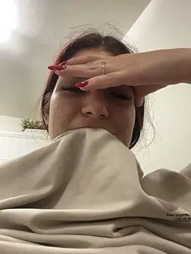 MeCherryy online show from March 2026 06:42:02 PM