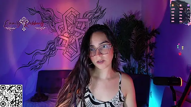 Snapshot of Emmi_Roberts chatting on May 2026 03:21:01 AM Emmi Roberts online show from May 2026 03:21:01 AM