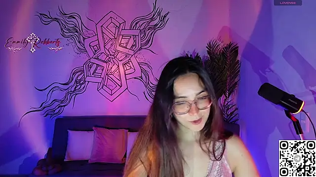 Emmi Roberts online show from June 2026 12:01:02 AM