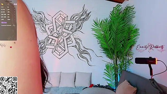 Emmi Roberts online show from April 2026 08:11:01 PM