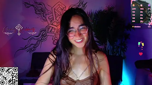 Snapshot of Emmi_Roberts chatting on May 2026 10:52:03 PM Emmi Roberts online show from May 2026 10:52:03 PM