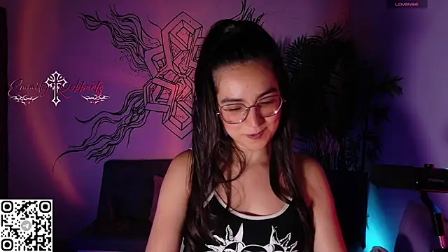 Snapshot of Emmi_Roberts chatting on May 2026 12:59:01 AM Emmi Roberts online show from May 2026 12:59:01 AM