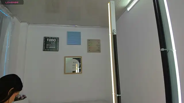 Snapshot of Pretty_Johnson_ chatting on November 2025 11:35:02 AM Pretty Johnson online show from November 2025 11:35:02 AM