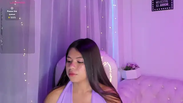 Snapshot of Pretty_Johnson_ chatting on November 2025 11:37:01 AM Pretty Johnson online show from November 2025 11:37:01 AM