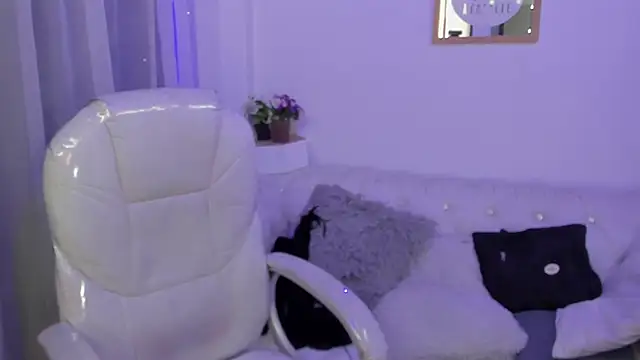 Snapshot of Pretty_Johnson_ chatting on December 2025 11:42:02 AM Pretty Johnson online show from December 2025 11:42:02 AM