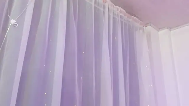 Snapshot of Pretty_Johnson_ chatting on November 2025 11:35:02 AM Pretty Johnson online show from November 2025 11:35:02 AM