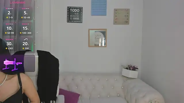 Pretty Johnson  online show from September 2025 12:25:02 PM
